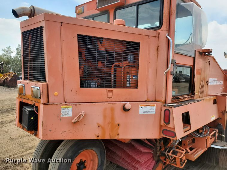 image for item DF5602 1996 Elgin Pelican P  steet sweeper