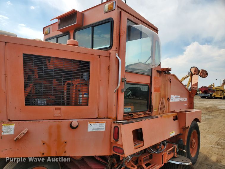 image for item DF5602 1996 Elgin Pelican P  steet sweeper