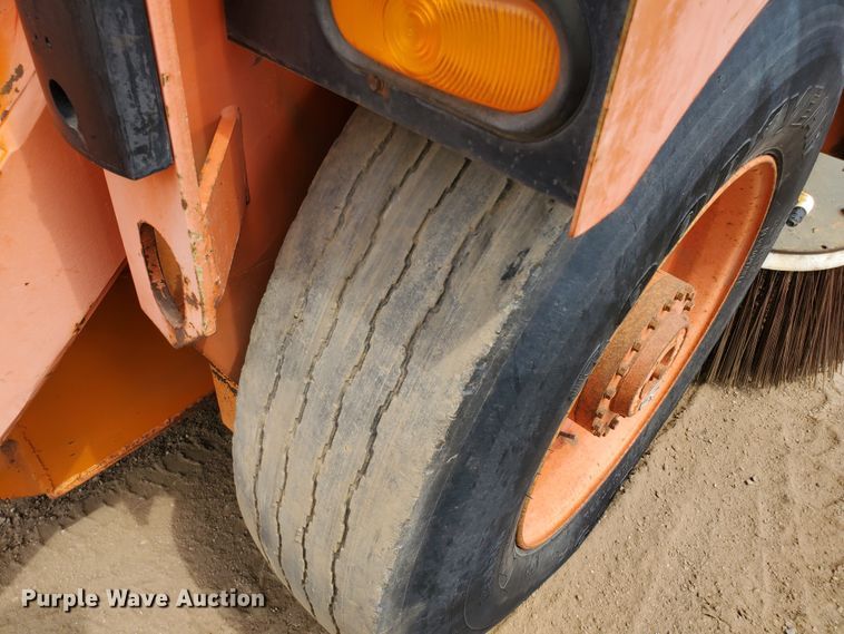 image for item DF5602 1996 Elgin Pelican P  steet sweeper