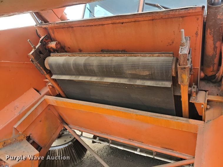 image for item DF5602 1996 Elgin Pelican P  steet sweeper