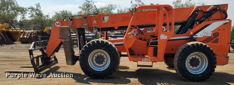 image for item DF5619 2013 Sky Trak 10054  telehandler