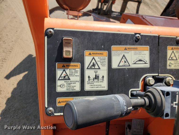 image for item DF5619 2013 Sky Trak 10054  telehandler