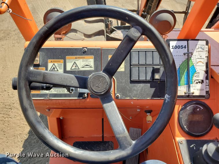 image for item DF5619 2013 Sky Trak 10054  telehandler