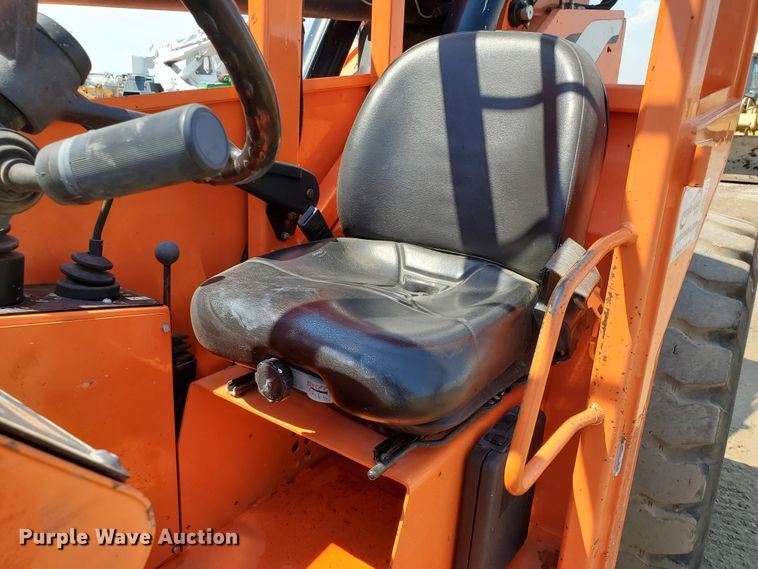 image for item DF5619 2013 Sky Trak 10054  telehandler