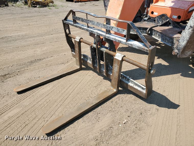 image for item DF5619 2013 Sky Trak 10054  telehandler