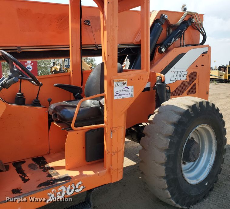 image for item DF5619 2013 Sky Trak 10054  telehandler