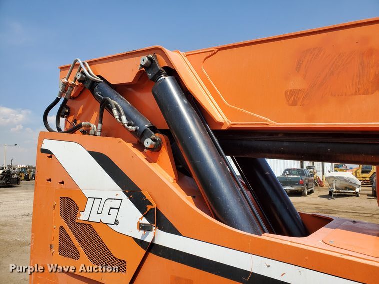 image for item DF5619 2013 Sky Trak 10054  telehandler