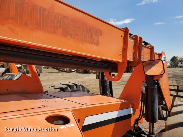 image for item DF5619 2013 Sky Trak 10054  telehandler