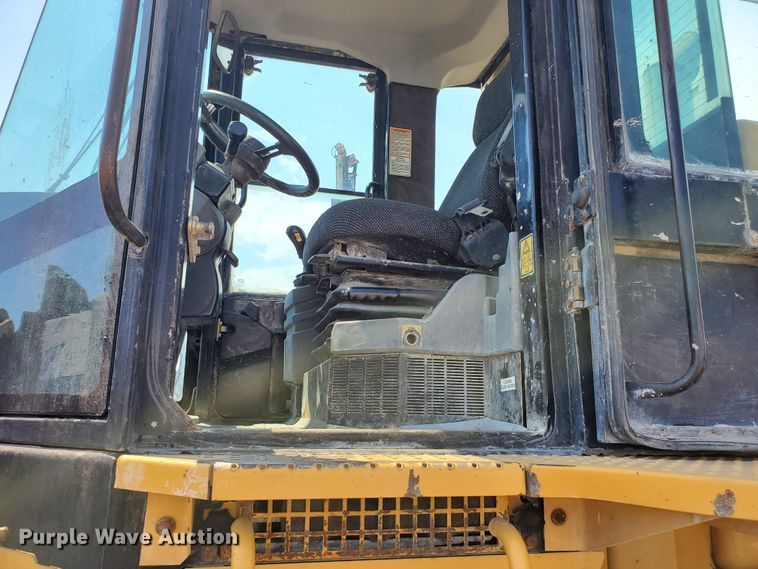 image for item DF5620 2004 Caterpillar 928G  wheel loader