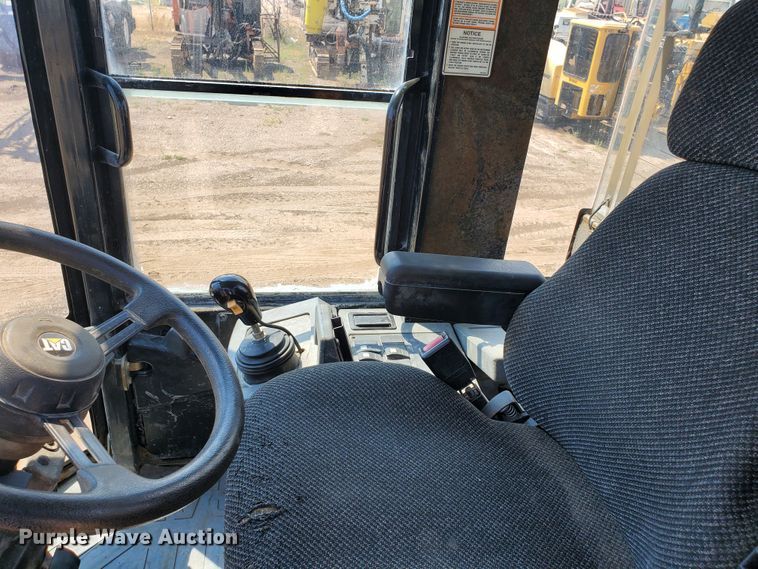 image for item DF5620 2004 Caterpillar 928G  wheel loader