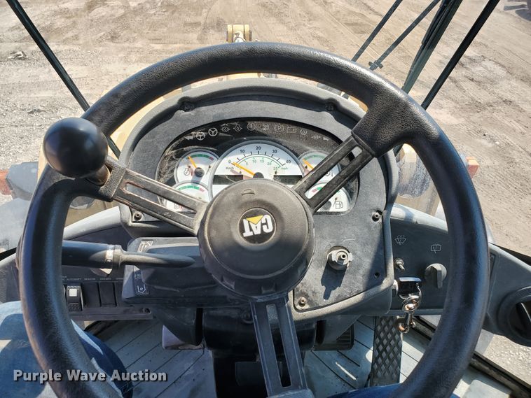 image for item DF5620 2004 Caterpillar 928G  wheel loader