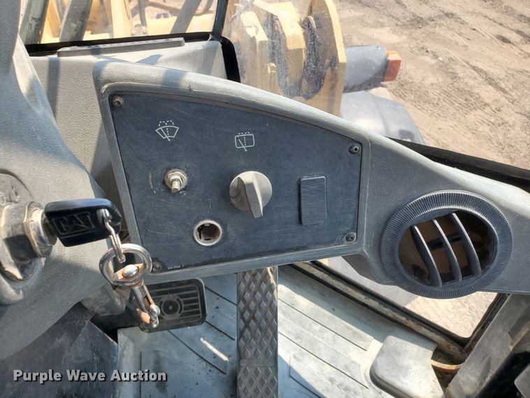 image for item DF5620 2004 Caterpillar 928G  wheel loader