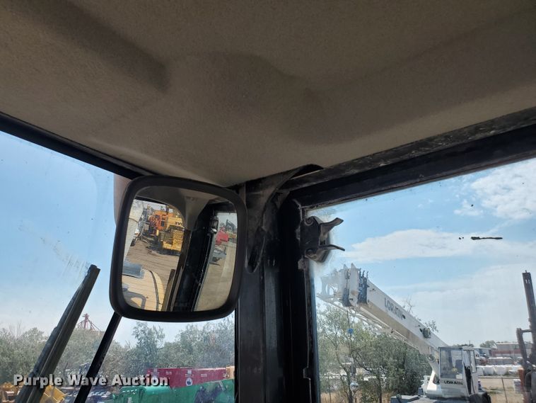 image for item DF5620 2004 Caterpillar 928G  wheel loader