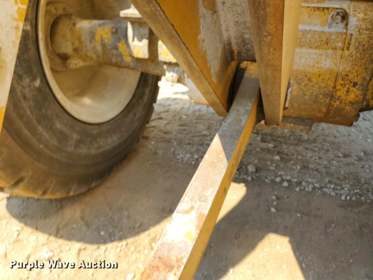 image for item DF5620 2004 Caterpillar 928G  wheel loader