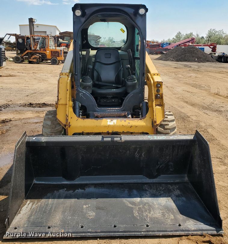 image for item DF5621 2017 Caterpillar 226D  skid steer loader