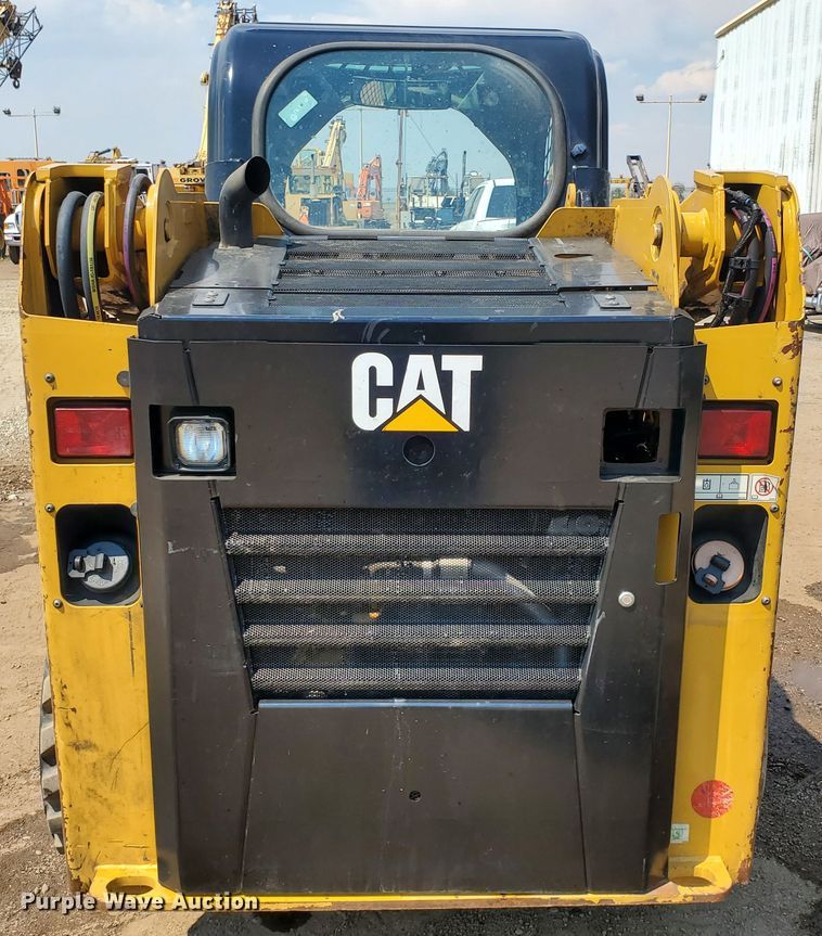 image for item DF5621 2017 Caterpillar 226D  skid steer loader