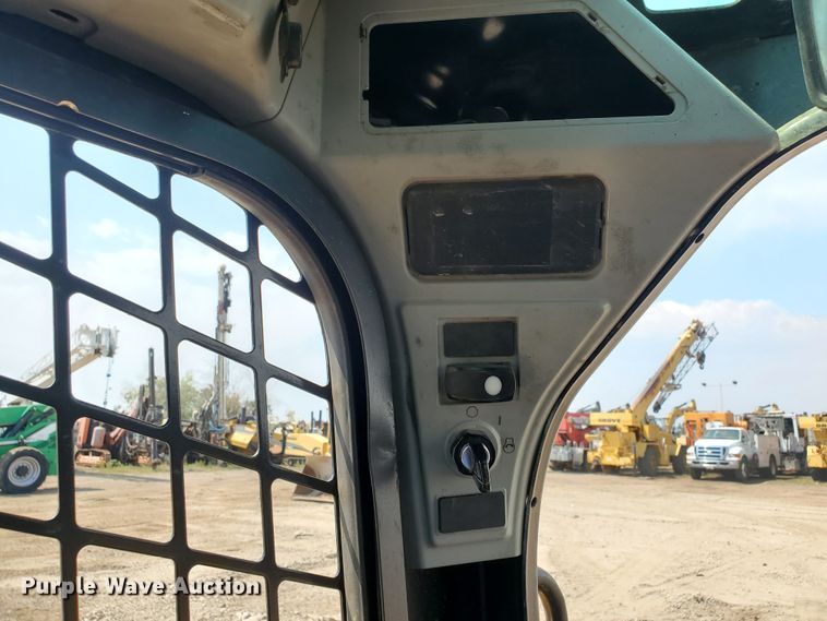 image for item DF5621 2017 Caterpillar 226D  skid steer loader