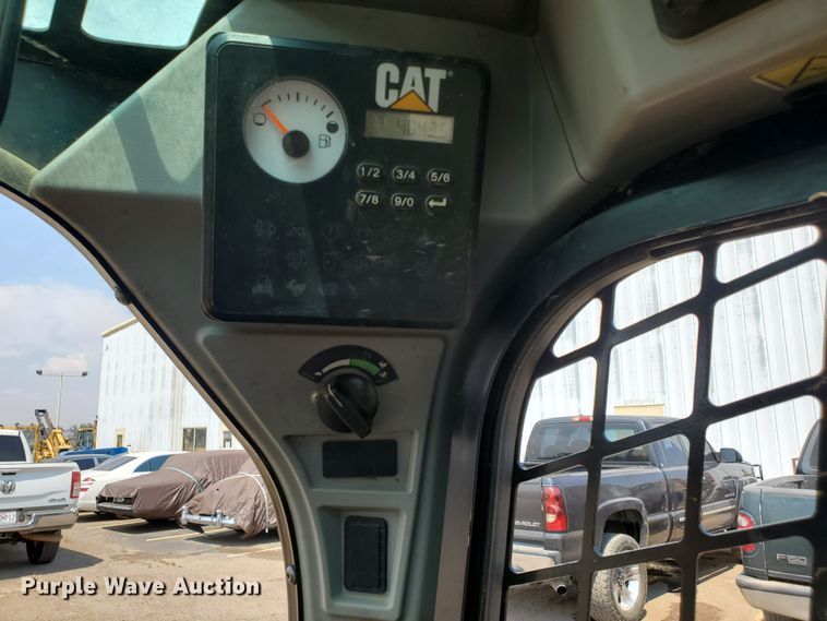 image for item DF5621 2017 Caterpillar 226D  skid steer loader