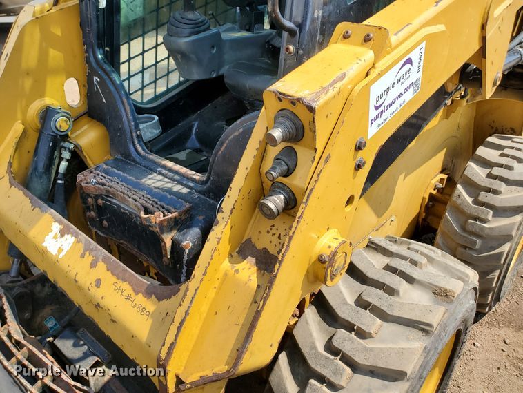 image for item DF5621 2017 Caterpillar 226D  skid steer loader