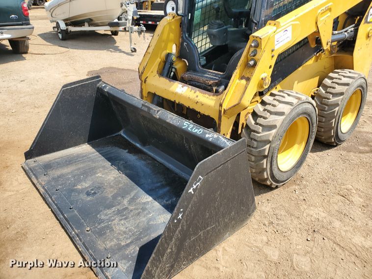 image for item DF5621 2017 Caterpillar 226D  skid steer loader