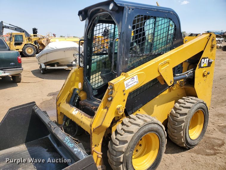 image for item DF5621 2017 Caterpillar 226D  skid steer loader