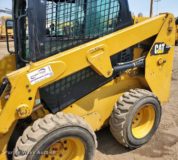 image for item DF5621 2017 Caterpillar 226D  skid steer loader