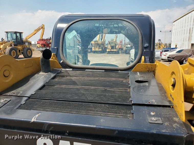 image for item DF5621 2017 Caterpillar 226D  skid steer loader