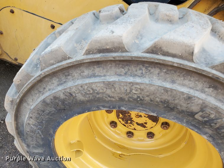 image for item DF5621 2017 Caterpillar 226D  skid steer loader