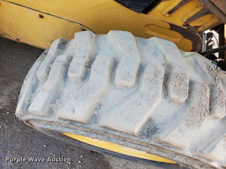 image for item DF5621 2017 Caterpillar 226D  skid steer loader