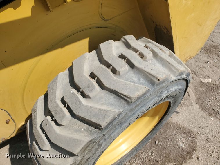 image for item DF5621 2017 Caterpillar 226D  skid steer loader
