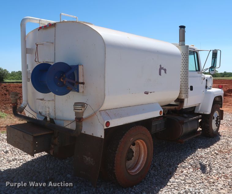 image for item DH0930 1997 Ford L9000  water truck