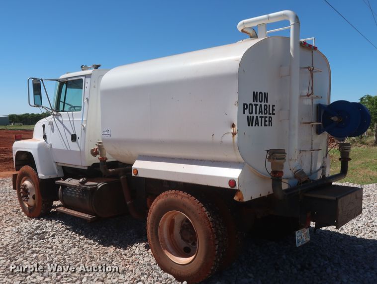 image for item DH0930 1997 Ford L9000  water truck