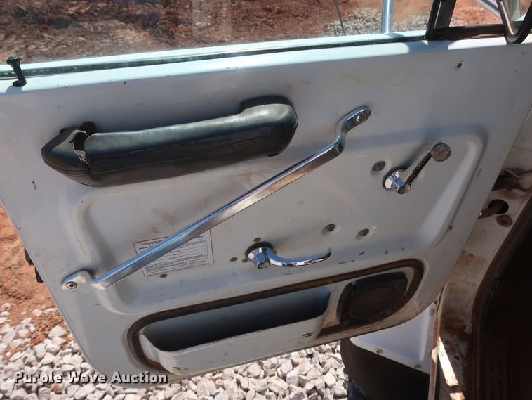 image for item DH0930 1997 Ford L9000  water truck