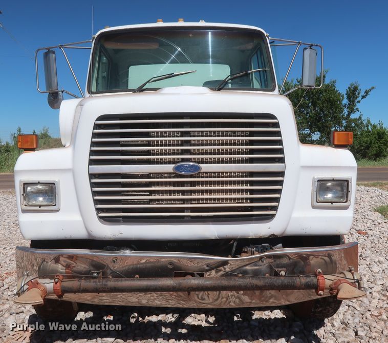 image for item DH0930 1997 Ford L9000  water truck
