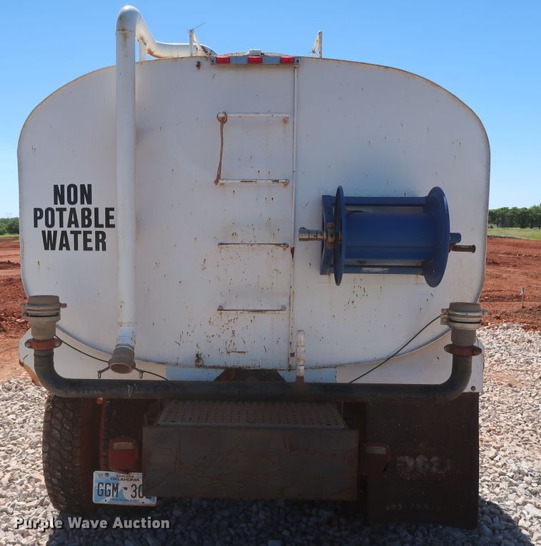 image for item DH0930 1997 Ford L9000  water truck