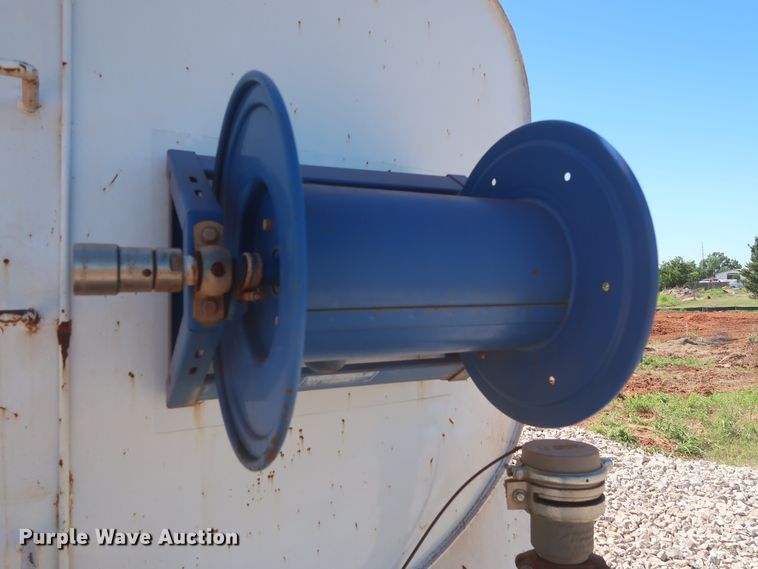 image for item DH0930 1997 Ford L9000  water truck