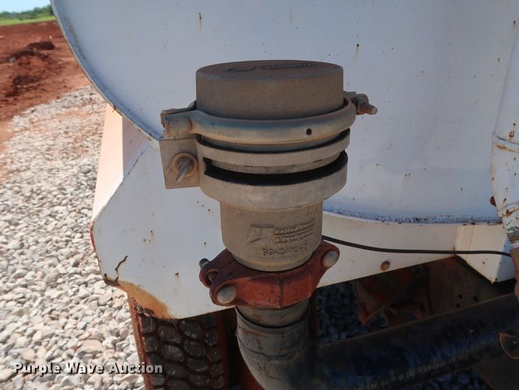 image for item DH0930 1997 Ford L9000  water truck