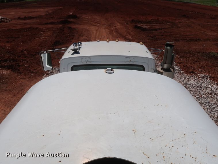 image for item DH0930 1997 Ford L9000  water truck