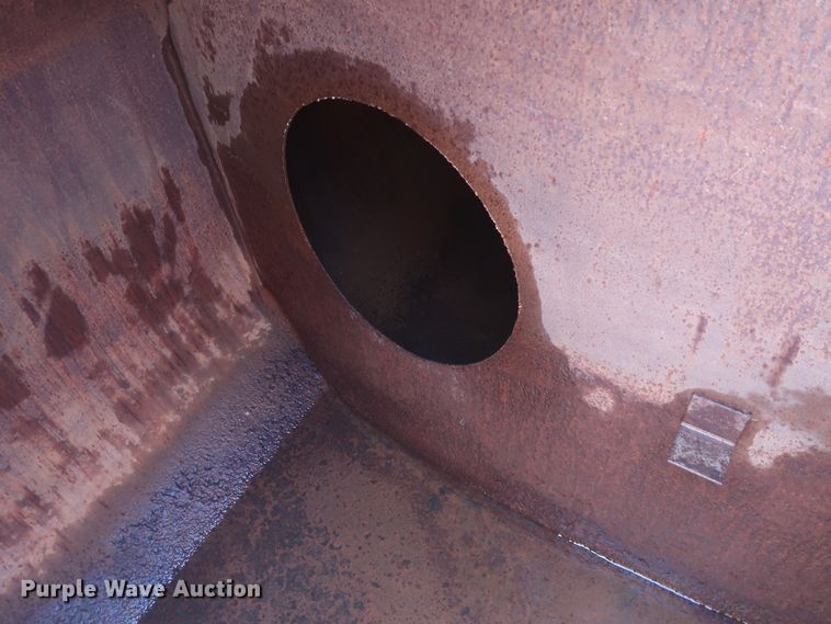 image for item DH0930 1997 Ford L9000  water truck