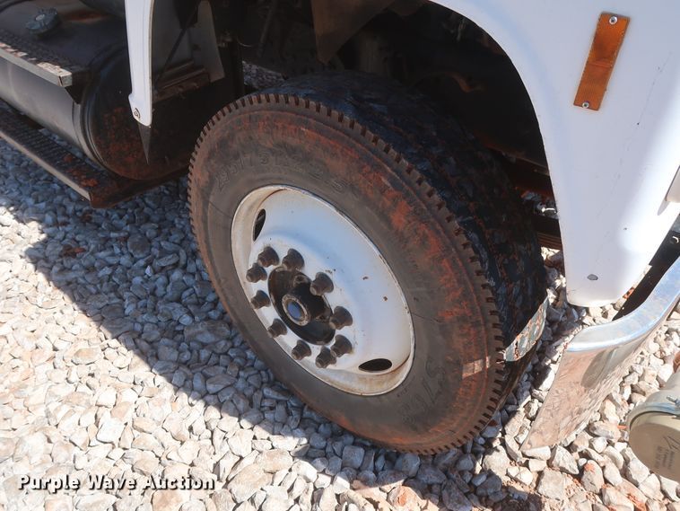 image for item DH0930 1997 Ford L9000  water truck