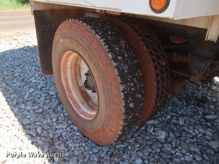 image for item DH0930 1997 Ford L9000  water truck