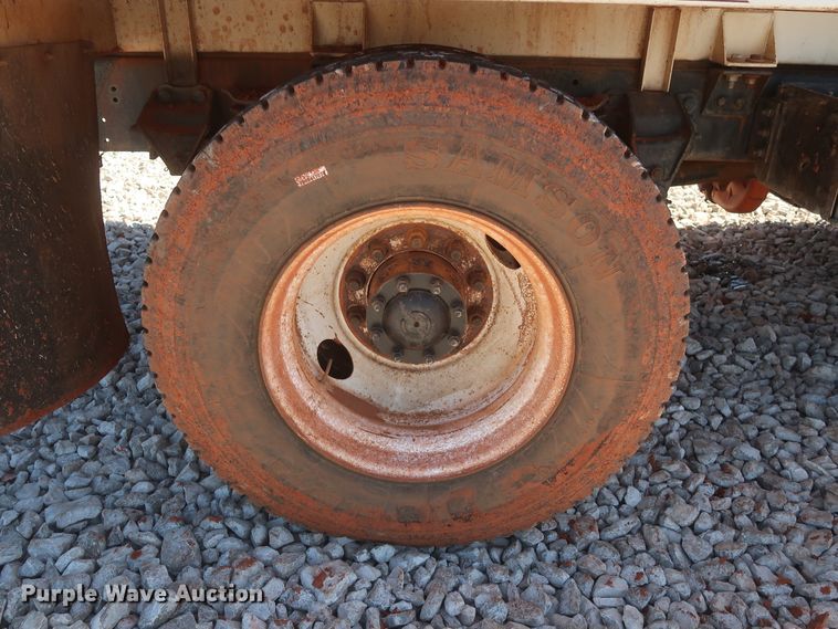 image for item DH0930 1997 Ford L9000  water truck