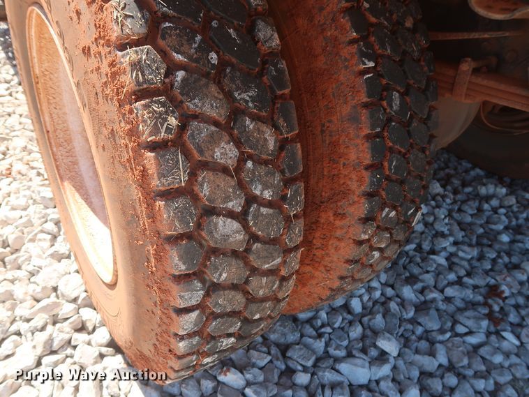 image for item DH0930 1997 Ford L9000  water truck