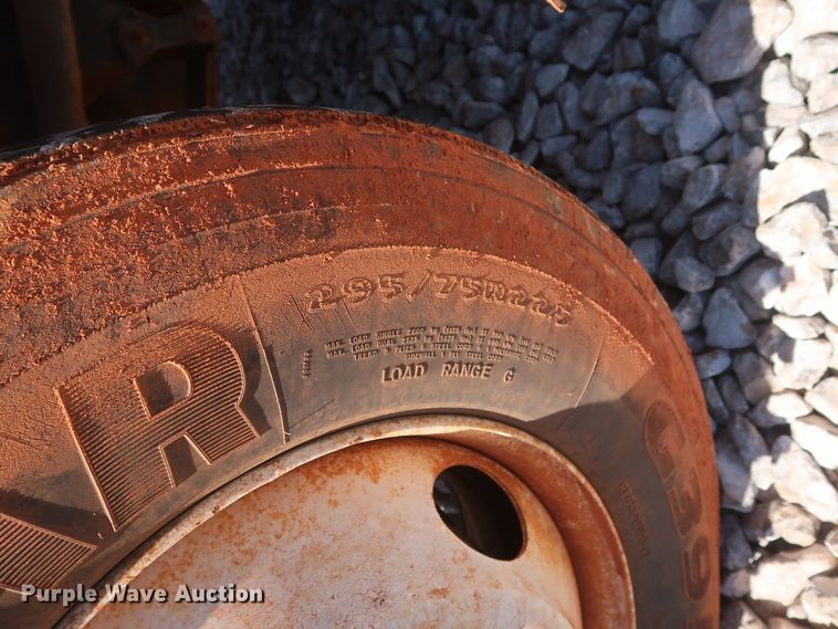 image for item DH0930 1997 Ford L9000  water truck