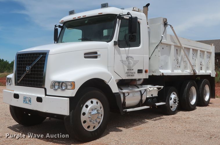 image for item DH0932 2007 Volvo VHD  dump truck