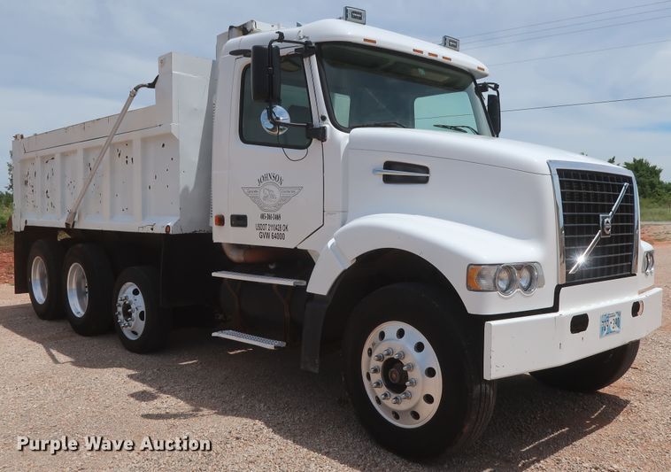 image for item DH0932 2007 Volvo VHD  dump truck