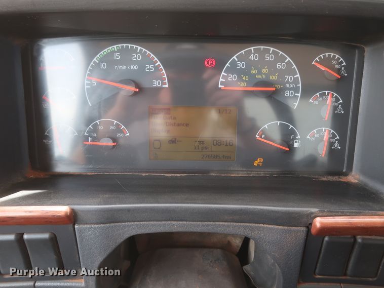 image for item DH0932 2007 Volvo VHD  dump truck