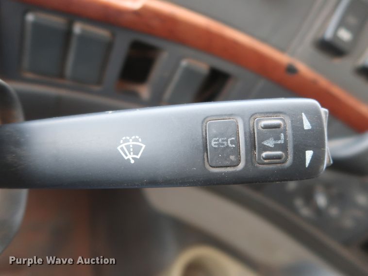 image for item DH0932 2007 Volvo VHD  dump truck