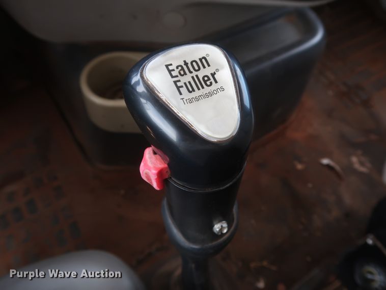 image for item DH0932 2007 Volvo VHD  dump truck