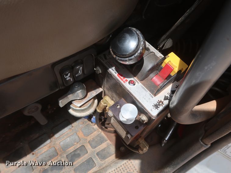 image for item DH0932 2007 Volvo VHD  dump truck